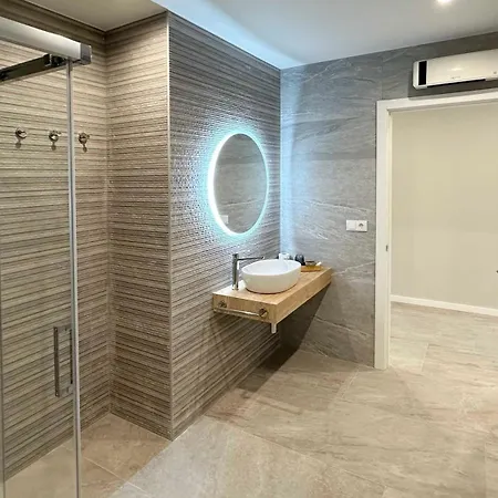 Paseo Colon Apartment *