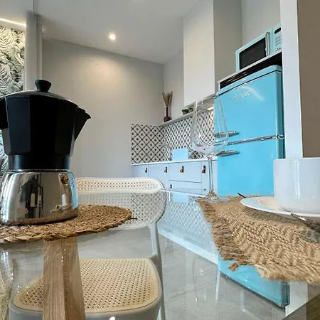 Paseo Colon Apartment *