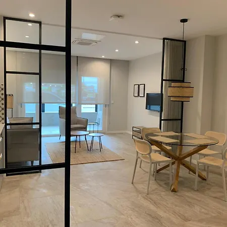 Paseo Colon Apartment *